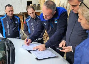Kurban Bayramı öncesi atıklarını dereye akıtan çiftliğe ceza