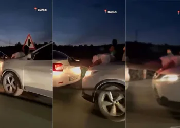 Bursa’da halat bulamayınca iki aracın arasına insan koydular