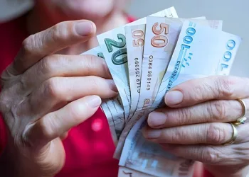 Emeklilerin Gözü Aydın: Maaş ve İkramiye Takvimi Belli Oldu!
