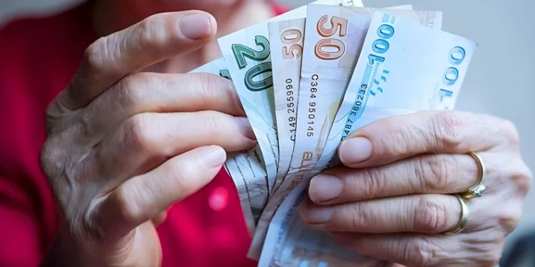 Emeklilerin Gözü Aydın: Maaş ve İkramiye Takvimi Belli Oldu!