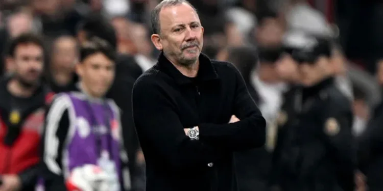 Beşiktaş’ta Sergen Yalçın Dönemi Bitti: “Biz Beşiktaşlıyız, Tazminat Almayız!”