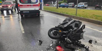 Caminin sadaka kutusundan hırsızlık kamerada