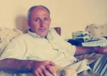 Kendi fabrikasında asansör boşluğuna düşüp hayatını kaybetti