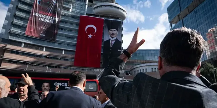 CHP Genel Merkezi’nde tahliye gerginliği