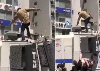 İzmir’de İnanılmaz Anlar: TOMA’nın Üzerine Çıkıp Tekmeledi!
