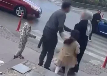 Kılıçdaroğlu 2.5 Yıl Sonra CHP Genel Merkezi’nde!