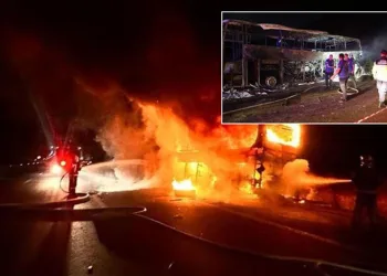 Bariyerlere Çarpan Yolcu Otobüsü Alev Aldı: 1’i Bebek 8 Ölü, 33 Yaralı!