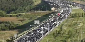 Tatilciler Dönüş Yolunda! Tekirdağ ve İzmit Yolunda Trafik Kilit