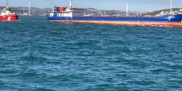 İstanbul Boğazı’nda Gemi Arızası: Boğaz Trafiği Çift Yönlü Askıya Alındı