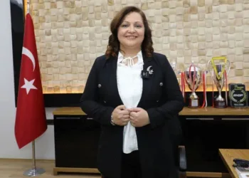 Ankara Kulislerinde Hareketlilik: Burcu Köksal AK Parti’ye mi Geçiyor?