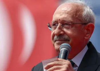 Kılıçdaroğlu’ndan Özgür Özel’e İlk Mesaj: “Yeni Görevi Hayırlı Olsun”