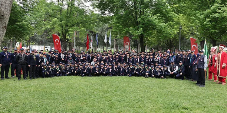 İnegöl’de gençlerin bilim kampı başladı