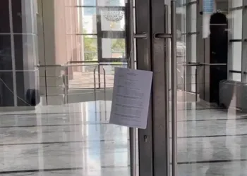 CHP’de Yeni Dönem! “Mutlak Butlan” Kararı Genel Merkezin Kapısına Asıldı