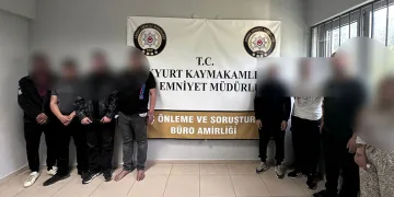 Otomobilin çarptığı yaya yaralandı