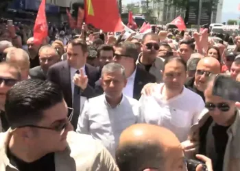Özgür Özel Mitingi Öncesi Meydan Karıştı, TOMA’lar Devreye Girdi!
