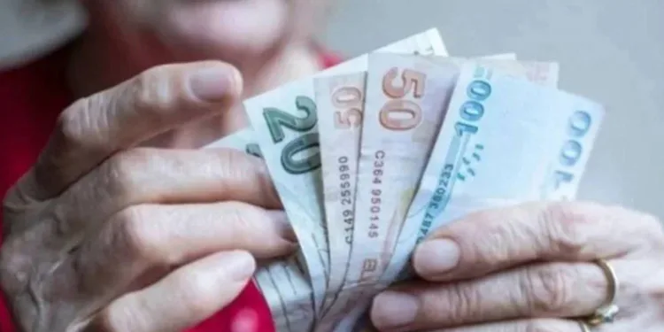 En Düşük Emekli Maaşı İçin Masadaki Çılgın Rakam İfşa Oldu!