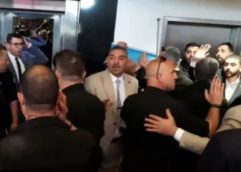 Kılıçdaroğlu 2.5 Yıl Sonra CHP Genel Merkezi’nde!