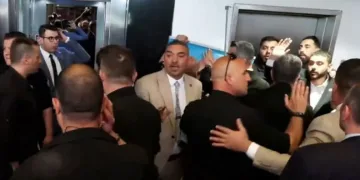Kılıçdaroğlu 2.5 Yıl Sonra CHP Genel Merkezi’nde!