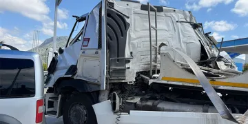 Samandağ’da şarampole devrilen otomobilin sürücüsü yaralandı