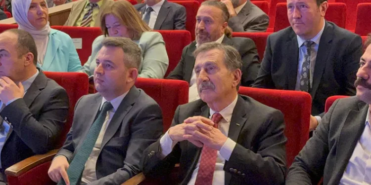 Orman işçilerinin yakınına yıldırım düştü, o anlar korkuya neden oldu