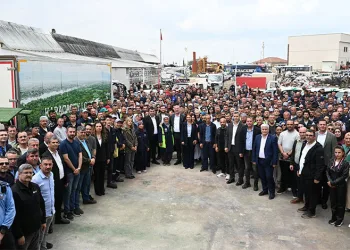 Karacabey Belediyesi personeli bayramlaştı