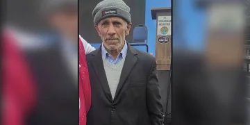 Caminin sadaka kutusundan hırsızlık kamerada