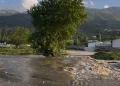 Dere yatağında su yükseldi, köprü çöktü…