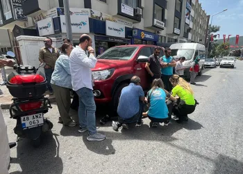 Yanan kamyonete ilk müdahaleyi beton mikseri yaptı