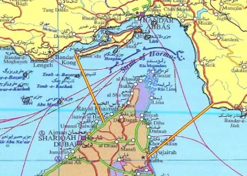 Caminin sadaka kutusundan hırsızlık kamerada