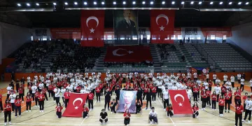Camisiz minare köyün sembolü oldu