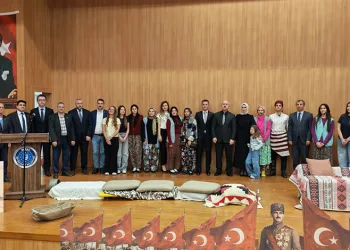 Merdivenlerden yuvarlanan 1 yaşındaki bebek yaralandı