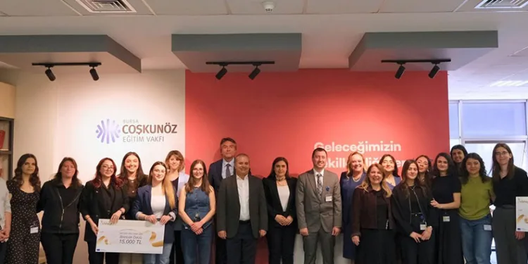 Hayvan pazarında karavan ve çadır kamping…