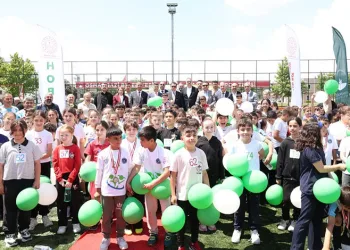 Osmangazi’de çocuk olimpiyatları nefes kesen yarışlara sahne oldu