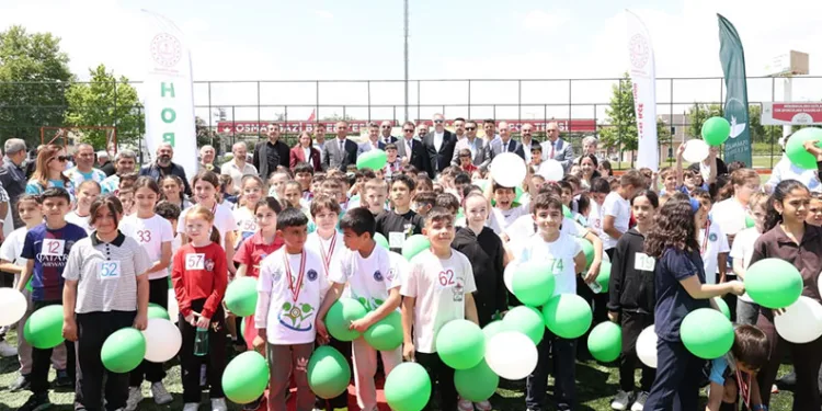 Osmangazi’de çocuk olimpiyatları nefes kesen yarışlara sahne oldu