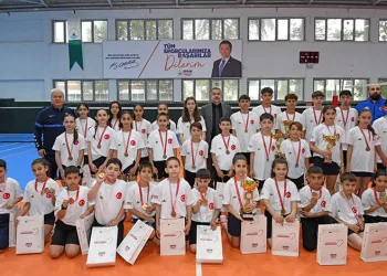 Genç sanatçılar eserlerini karekodla dijitale taşıdı