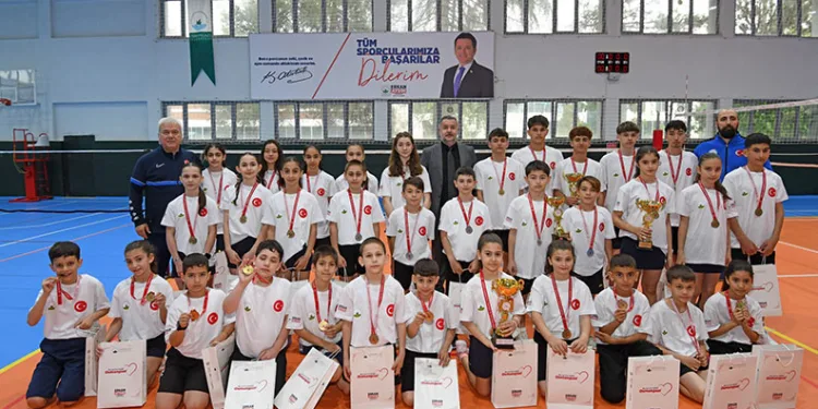 Genç sanatçılar eserlerini karekodla dijitale taşıdı