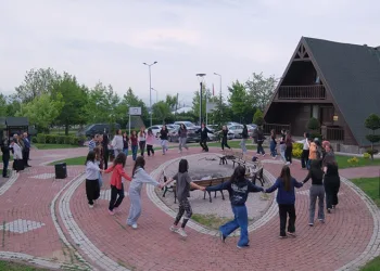 İnegöl’de gençlerin bilim kampı başladı