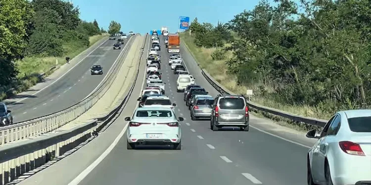 Bayram dönüş trafiği İnegöl’de yoğunlaştı