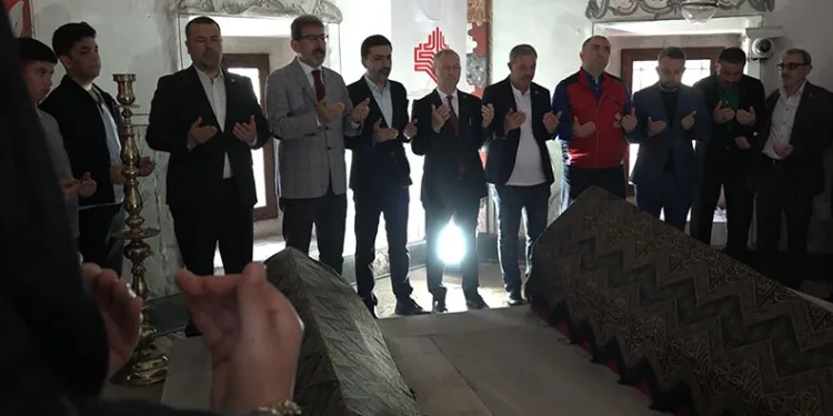 Fatih Sultan Mehmed’in annesi Hüma Hatun dualarla yad edildi