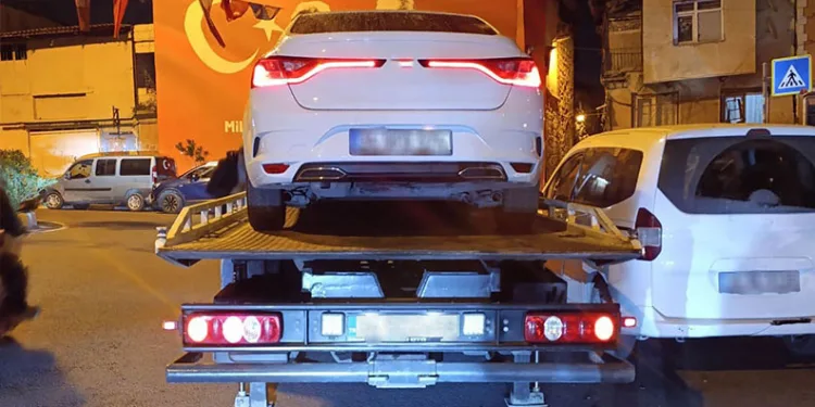 Orman işçilerinin yakınına yıldırım düştü, o anlar korkuya neden oldu