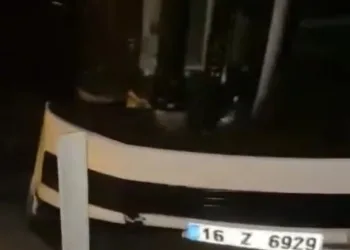 Samandağ’da şarampole devrilen otomobilin sürücüsü yaralandı