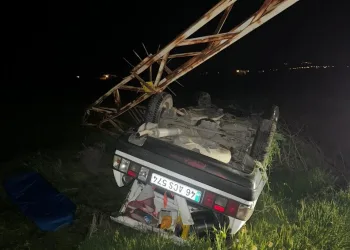 Samandağ’da şarampole devrilen otomobilin sürücüsü yaralandı