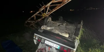 Samandağ’da şarampole devrilen otomobilin sürücüsü yaralandı