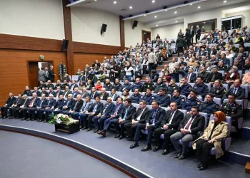 Samandağ’da şarampole devrilen otomobilin sürücüsü yaralandı