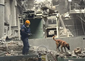 Samandağ’da şarampole devrilen otomobilin sürücüsü yaralandı
