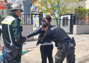 Samandağ’da şarampole devrilen otomobilin sürücüsü yaralandı