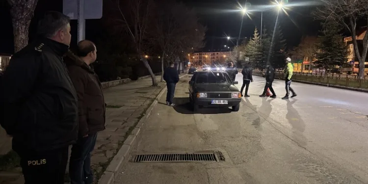 Samandağ’da şarampole devrilen otomobilin sürücüsü yaralandı