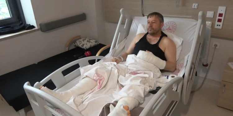 Samandağ’da şarampole devrilen otomobilin sürücüsü yaralandı