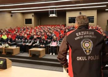 Samandağ’da şarampole devrilen otomobilin sürücüsü yaralandı
