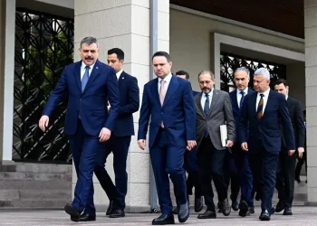 Samandağ’da şarampole devrilen otomobilin sürücüsü yaralandı
